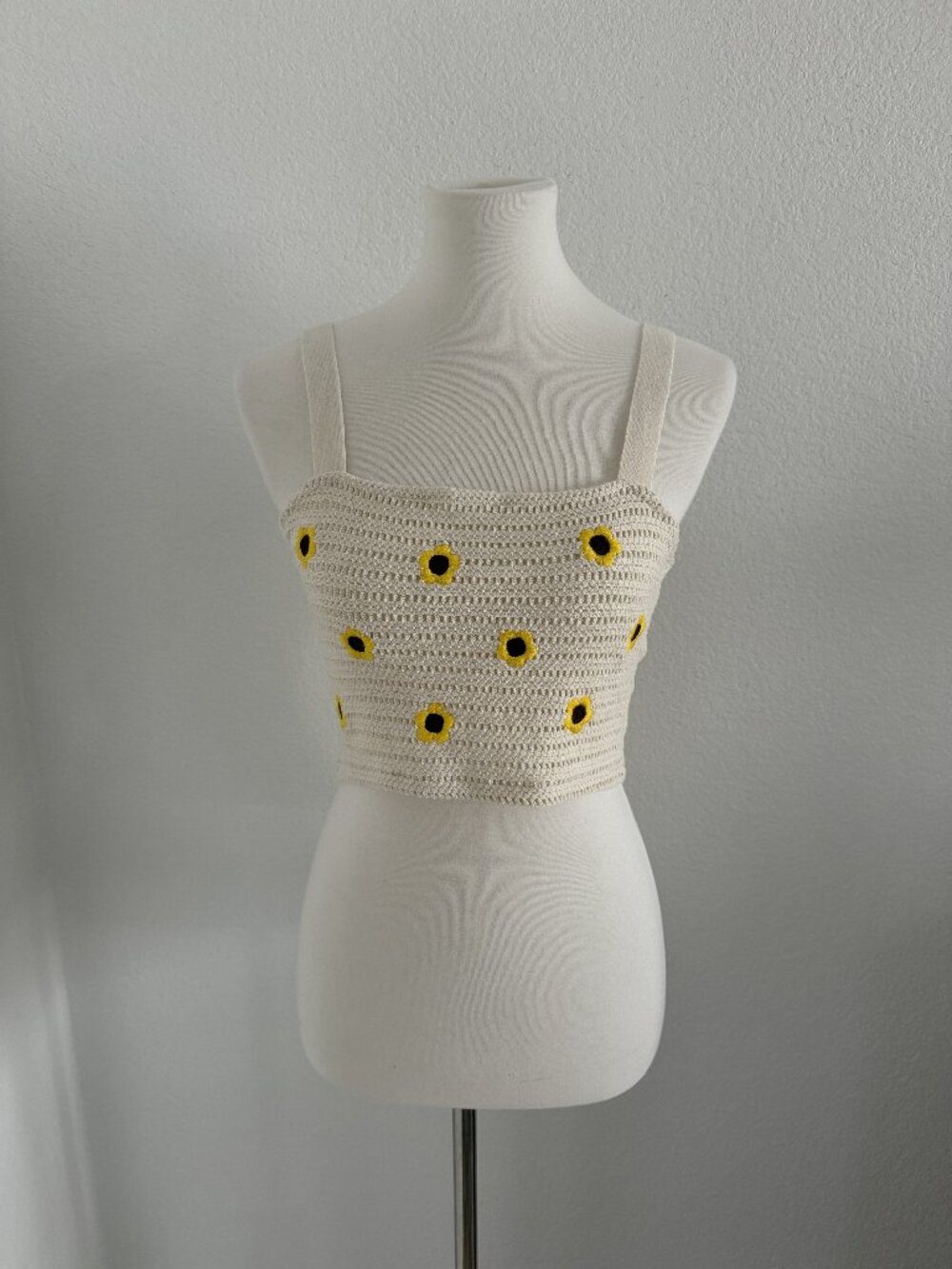 Forever 21 Crochet Crop Top Womens Medium Cream Sunflower Tank Boho Festival